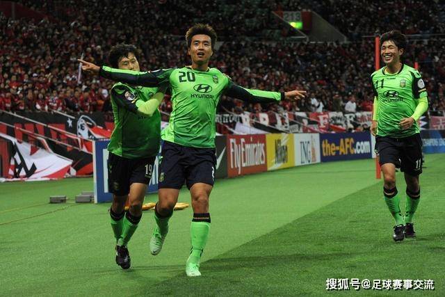 迎43岁生日，还记得范佩西在阿森纳、曼联连续两个赛季神级表现吗
